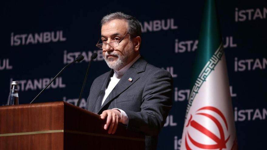 El ministro de exteriores Abbas Araghchi, en una rueda de prensa tras el ataque estadounidense contra infraestructura nuclear iraní