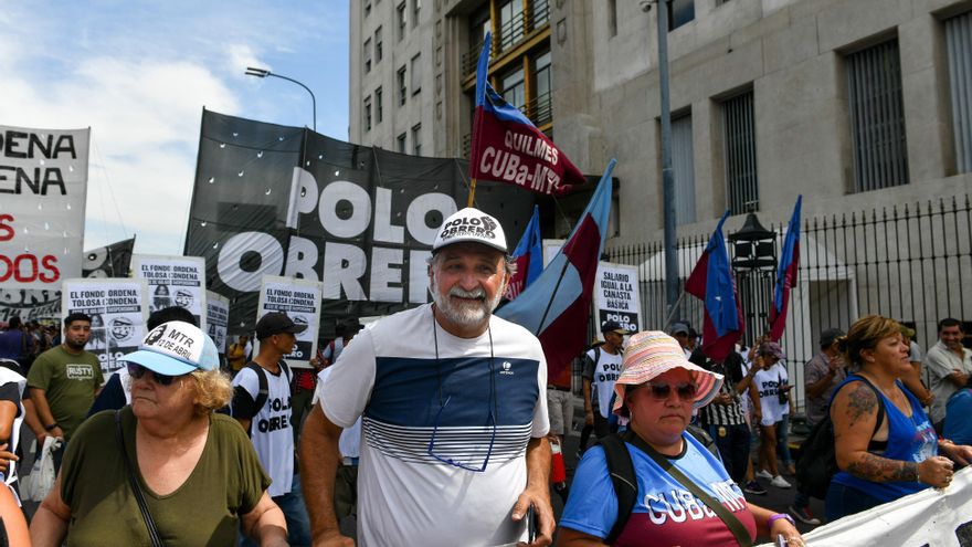 Dan de baja 100 mil planes Potenciar Trabajo y las organizaciones sociales marchan a Desarrollo Social