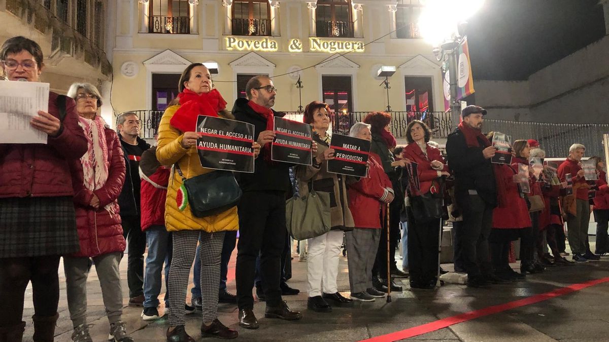 Un acto simbólico en Ciudad Real recuerda la 'Línea Roja por Gaza': "La reconstrucción debe liderarla el pueblo palestino"