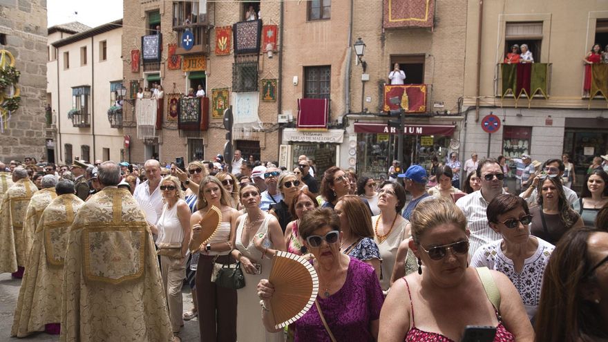 Piden revisar el modelo de la procesión del Corpus de Toledo tras "el caos, mal gusto y desorganización” en 2025
