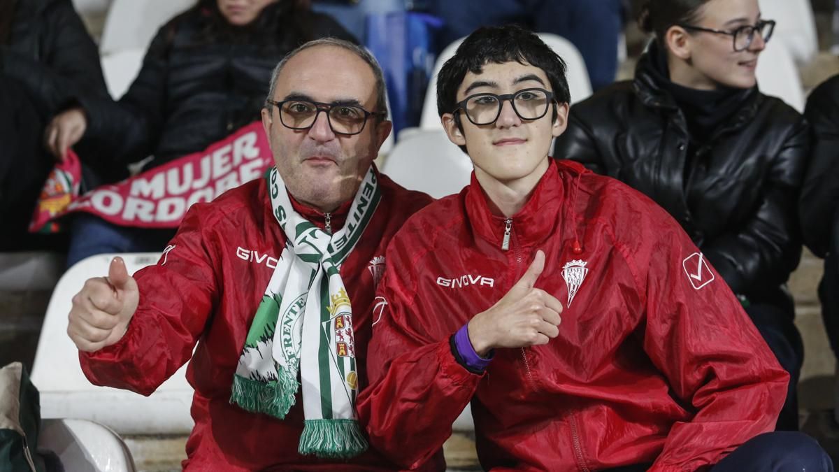 Grada Blanquiverde del Córdoba CF - Burgos CF