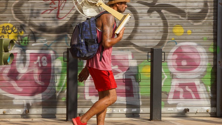 Llega el punto álgido del calor extremo con Sevilla en aviso rojo por máximas de 44 grados