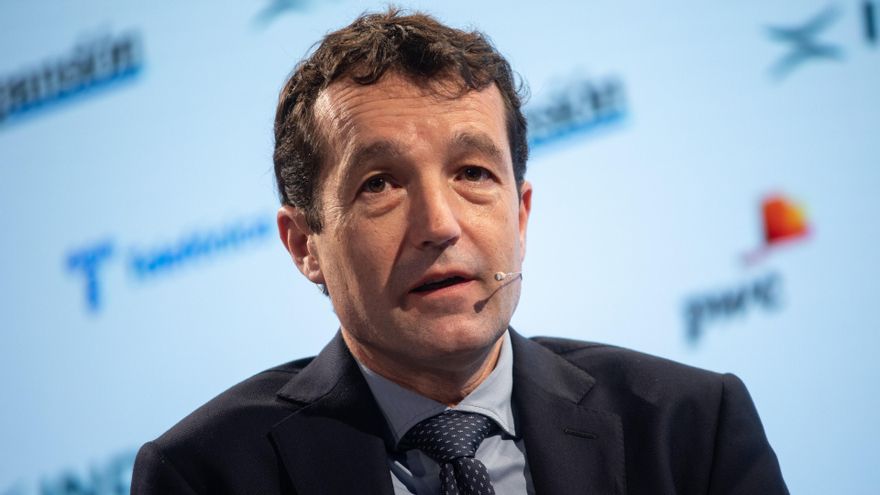 Ángel Escribano dimite como presidente de Indra por su "desgaste personal"