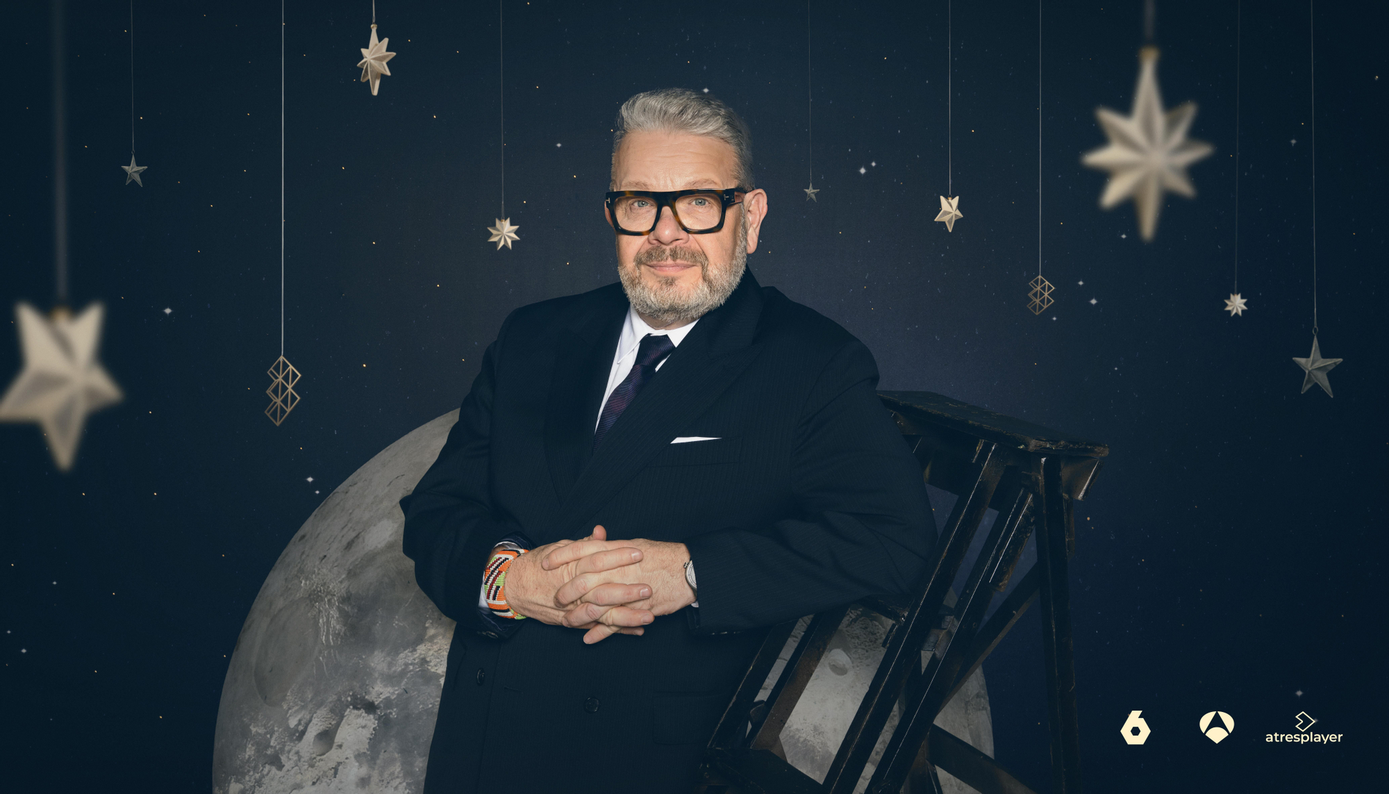 Cristina Pedroche y Alberto Chicote posan antes de las Campanadas 2025 - 2026 de Atresmedia