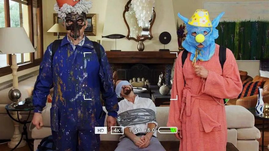 Los payasos justicieros de 'La que se avecina' volvieron con secuestro y corte de coleta a Pablo Iglesias