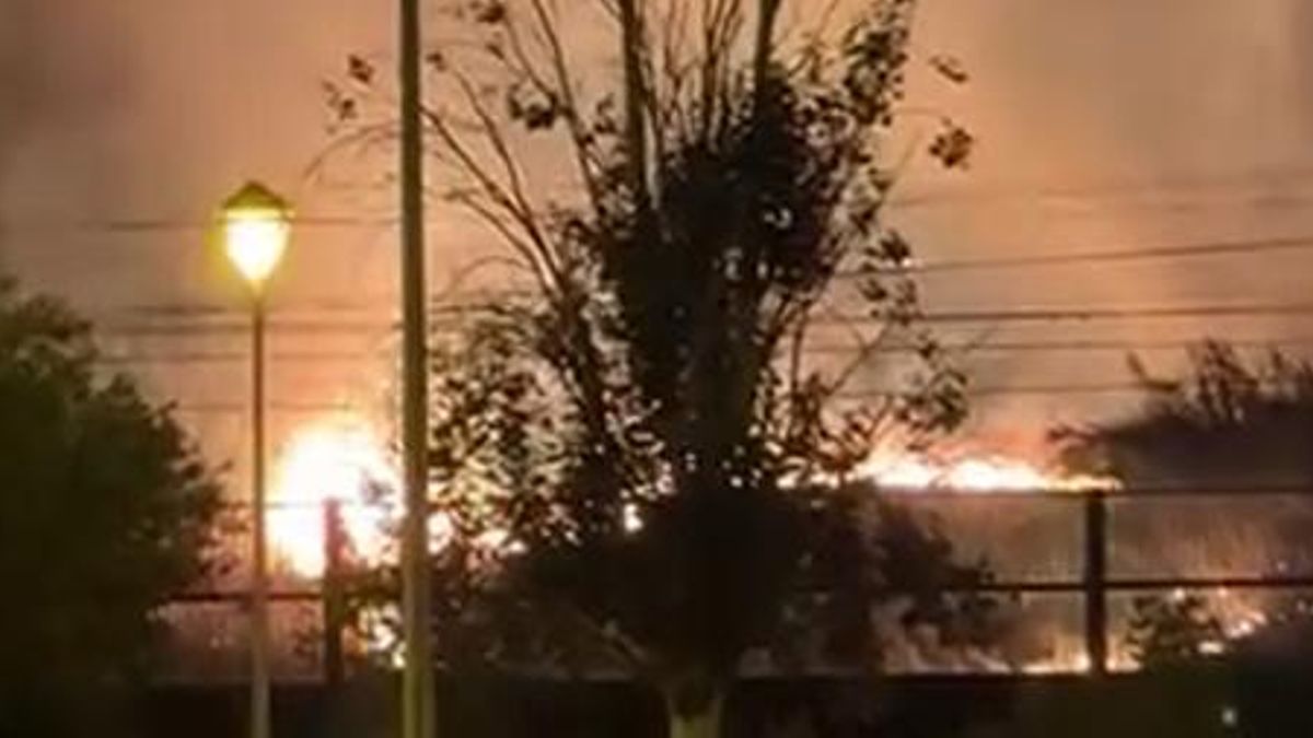 Sofocado un incendio de pastos junto a las vías del tren en Villarrubia.