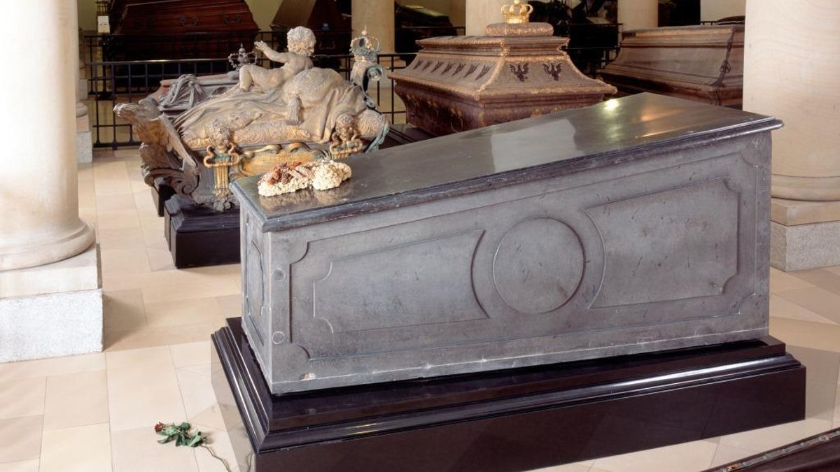 Detalle de algunas tumbas de la cripta de Hohenzollern.