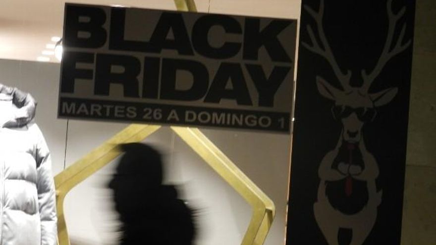Tienda con detalle anunciador del Black Friday.