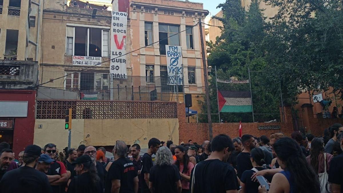 40 personas se enfrentan al desalojo en el barrio de Vallcarca de Barcelona: “No tenemos a dónde ir”