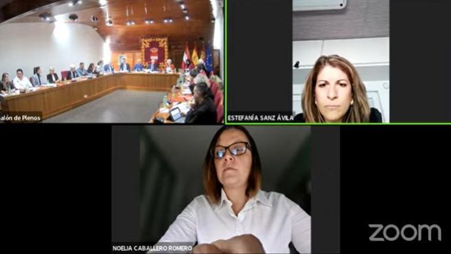 El alcalde de Puertollano expulsa a dos concejalas del Pleno al participar online: "Es miedo a perder votaciones", dice el PSOE