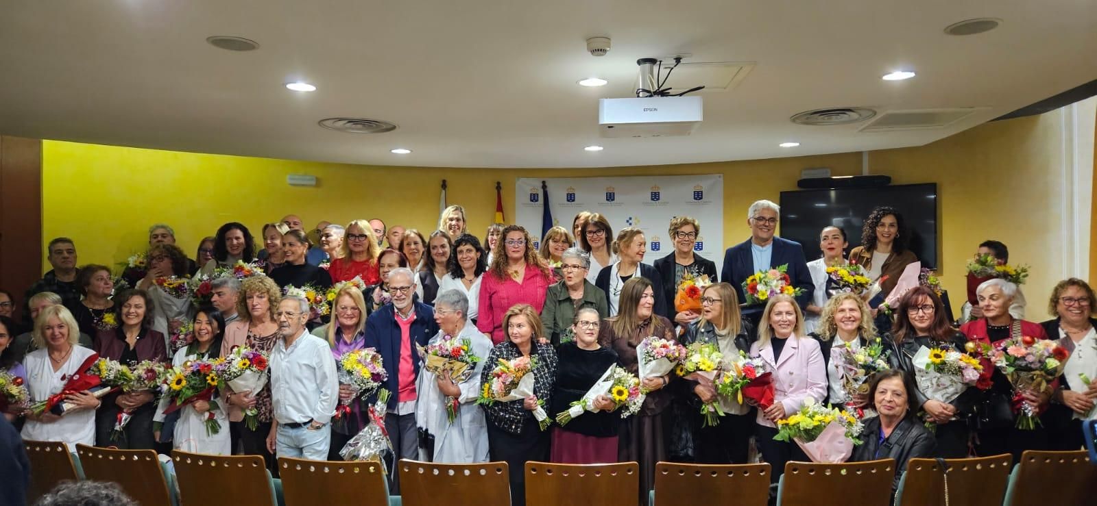 Acto de homenaje  a 48 personas por sus 25 años de servicios y a 45 personas que finalizaron su etapa laboral en este 2025 en el  Hospital Universitario de La Palma.