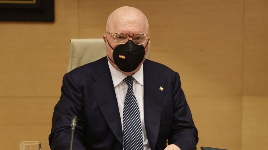 El comisario jubilado José Manuel Villarejo, comparece en la Comisión del Congreso que investiga la ‘operación Kitchen’, en el Congreso de los Diputados