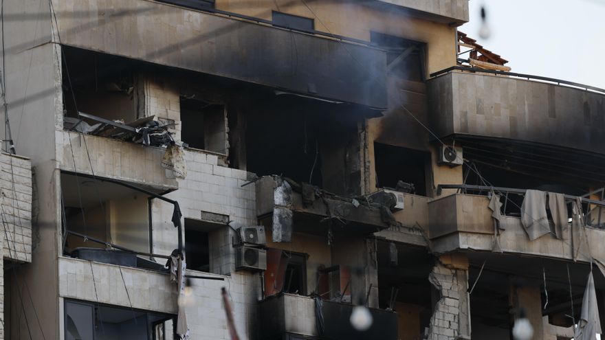 Edificio dañado después de un ataque aéreo israelí en el barrio del suburbio sur de Haret Hreik, Beirut, Líbano, 2 de marzo de 2026. EFE/EPA/WAEL HAMZEH