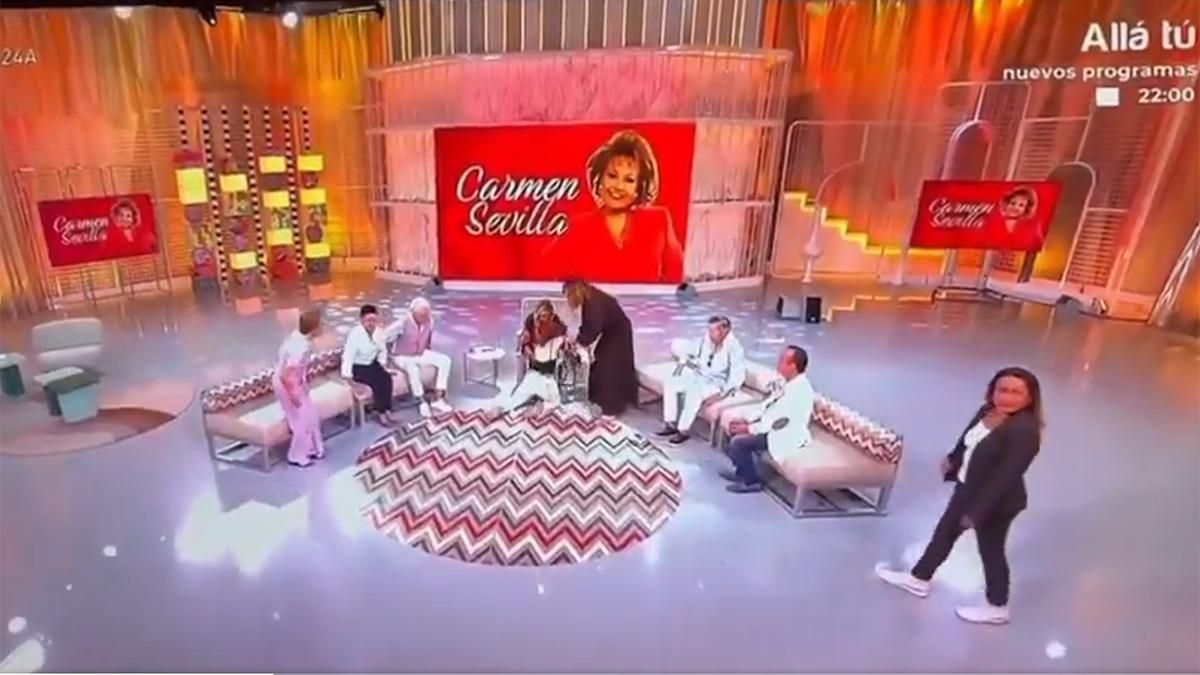 'Fiesta' empezó con susto por el resbalón y caída de una compañera: "No te mates"