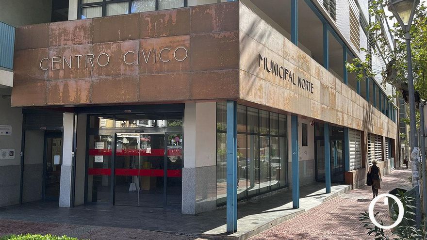 Reclaman a Infraestructuras el arreglo de los dos únicos ascensores del centro cívico Norte