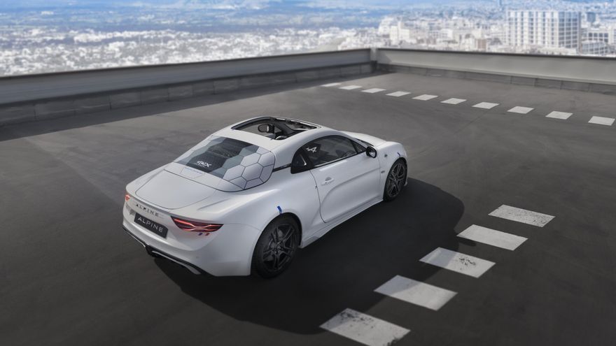 El E-ternité, con casi 240 CV de potencia, emplea las mismas baterías que el Megane E-Tech 100% eléctrico.