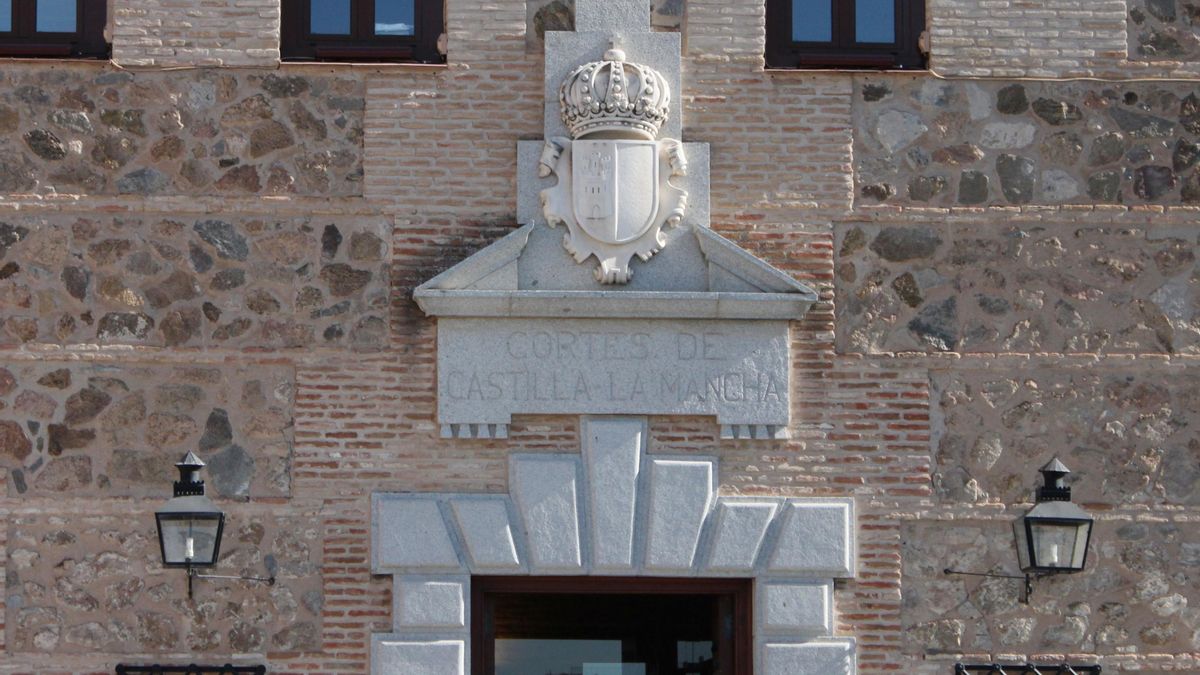 Archivo - FACHADA CORTES C-LM