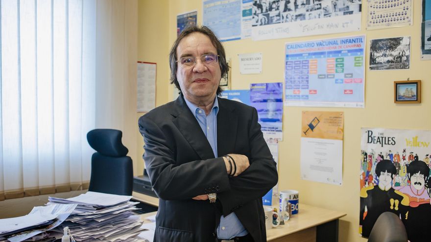 Amós García Rojas, vacunólogo: "No hay evidencia científica que justifique la tercera dosis"