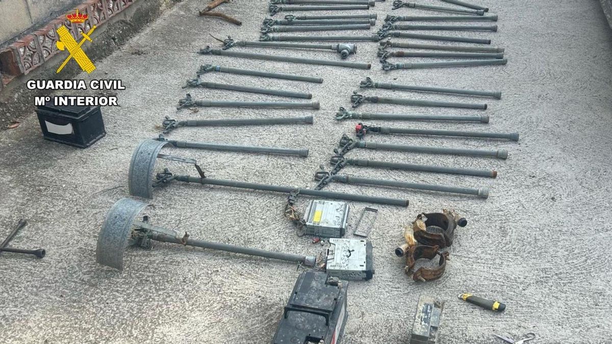 Aspersores intervenidos por la Guardia Civil para esclarecer un delito de hurto.