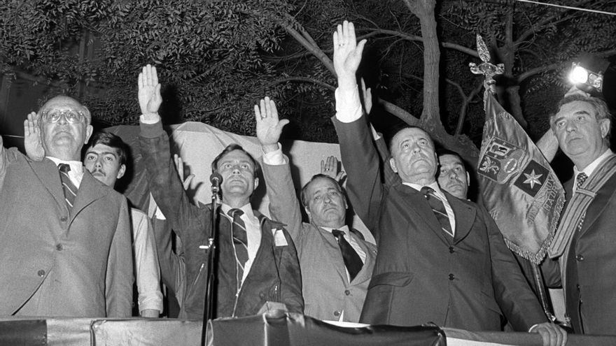Blas Piñar en una manifestación de Fuerza Nueva en 1979 en Madrid.