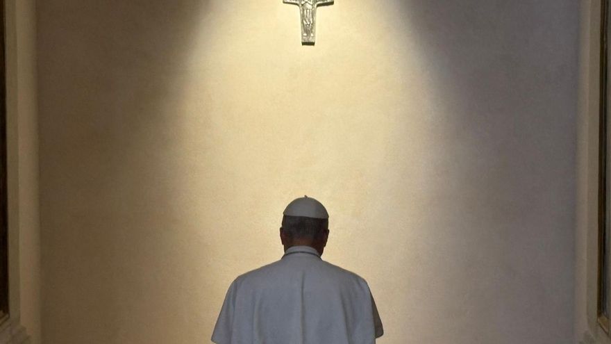 León XIV inicia un papado plagado de retos que promete afrontar con una mirada social y "pegada a la realidad"