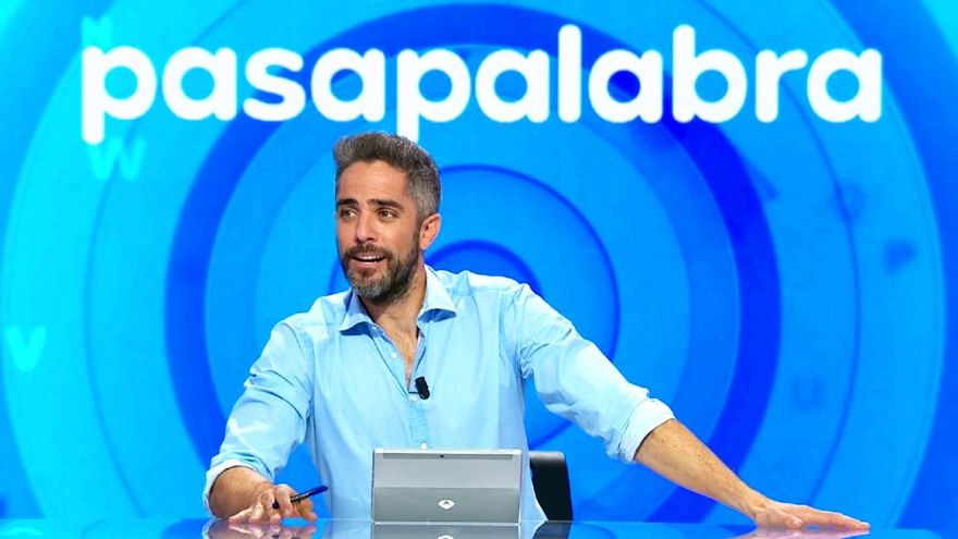 La confesión de Roberto Leal sobre los chistes de Orestes en 'Pasapalabra': "Ya se los voy cogiendo"