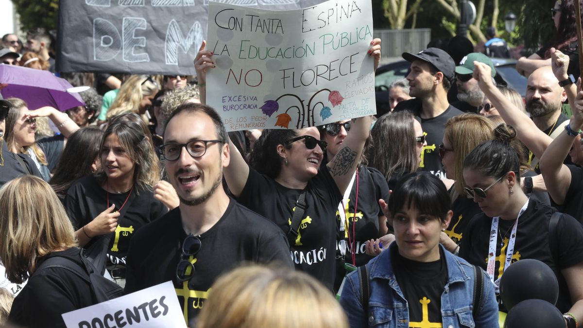 La primera jornada de huelga ha tenido un gran seguimiento entre los docentes.