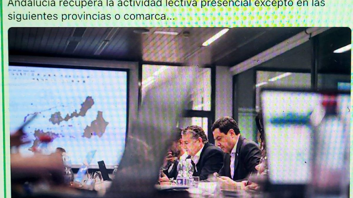 Pantallazo del mensaje de X (antes Twitter) que envió la Junta de Andalucía con la lista de municipios que suspendían las clases, y que luego borró.