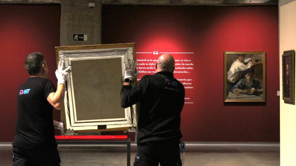 Desmontaje de la exposición dedicada a la obra de Sorolla en La Térmica Cultural de Ponferrada.