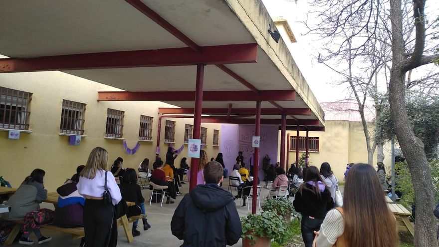 El Gobierno de Ayuso dice ahora que vetó un acto de Irene Montero en un instituto por el 8M para evitar "adoctrinamiento"