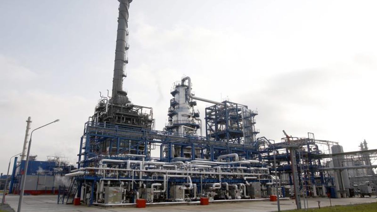 EEUU levanta temporalmente las sanciones sobre el petróleo iraní y autoriza la venta durante 60 días