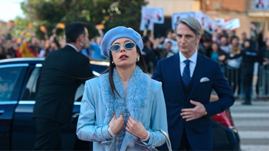 Anna Castillo tropieza con la Corona de España en el primer tráiler de 'Su Majestad', que se estrena ya en Prime Video