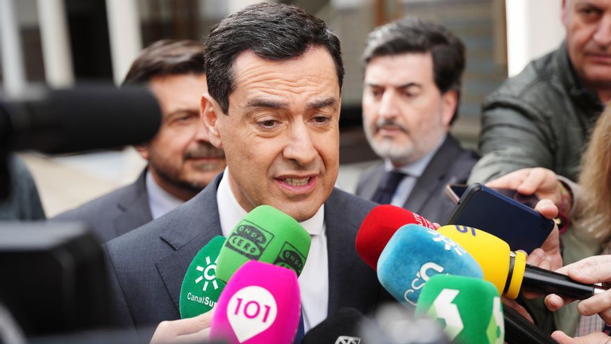 Archivo - Archivo-El presidente de la Junta de Andalucía, Juanma Moreno, durante un canutazo.