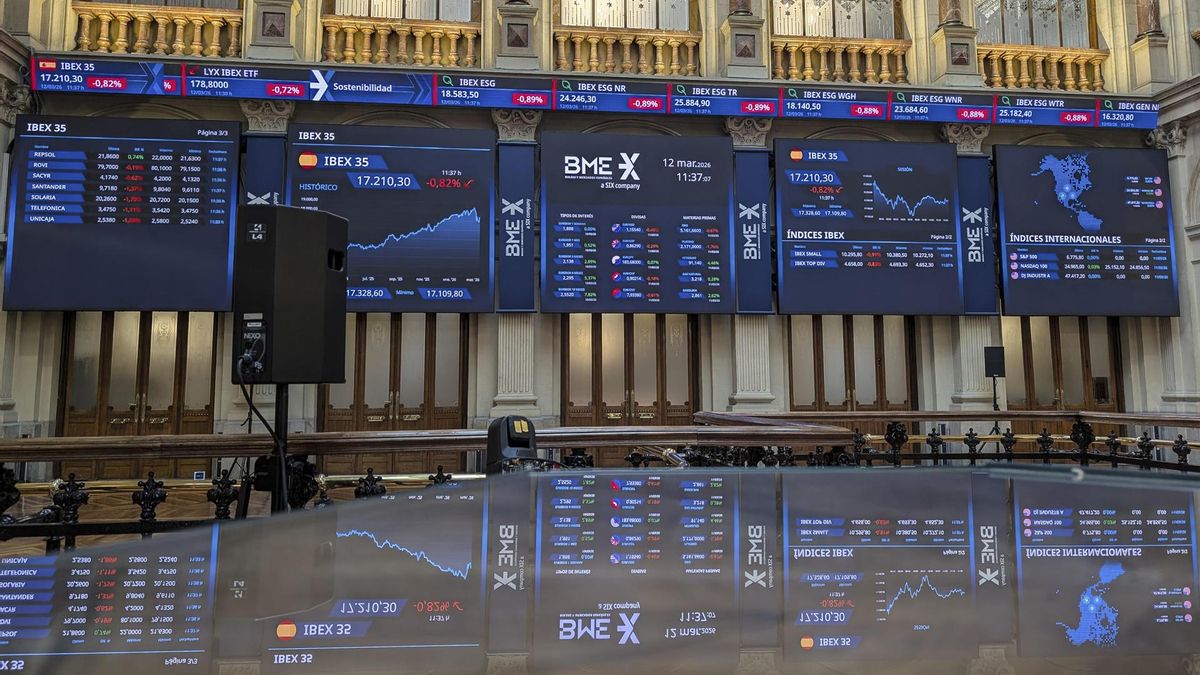 El Ibex cierra la semana en rojo presionado por la subida del petróleo y el temor a un repunte de la inflación