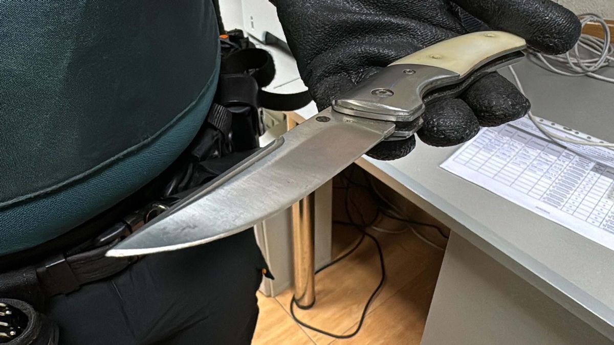 También se han intervenido armas blancas