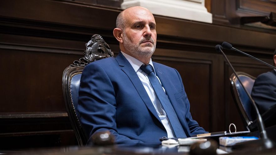 Crece la impaciencia en el entorno de Kicillof porque la interna con Cristina traba las definiciones electorales