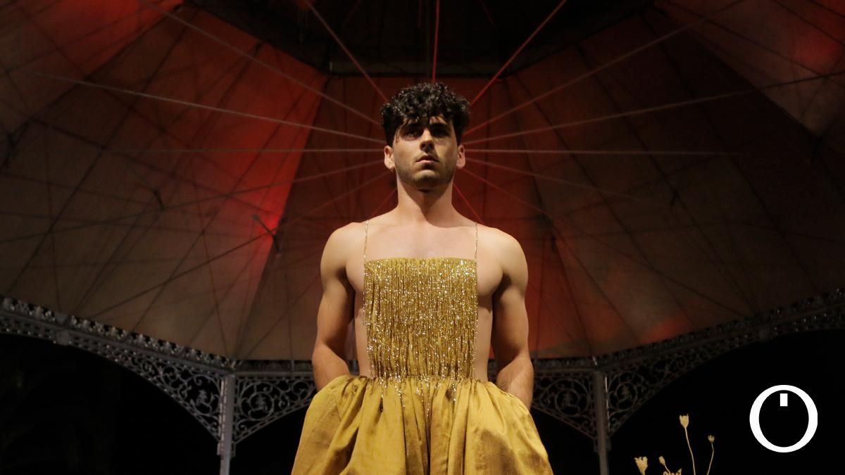 Desfile de la nueva colección de Hugo Clavelina