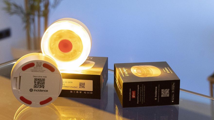 Cómo saber si funciona tu baliza V-16 sin activar su conexión ni alertar a la DGT