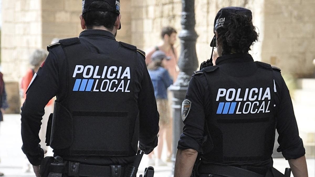 Agentes de la policía local de Palma