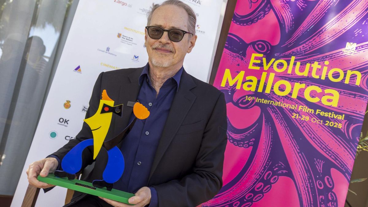 El actor Steve Buscemi anima a resistir y no rendirse frente a Trump