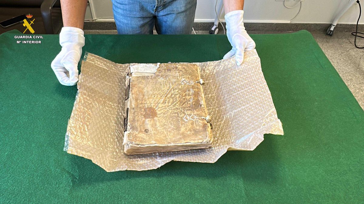 Libro de cuentas histórico de la Guardia Civil