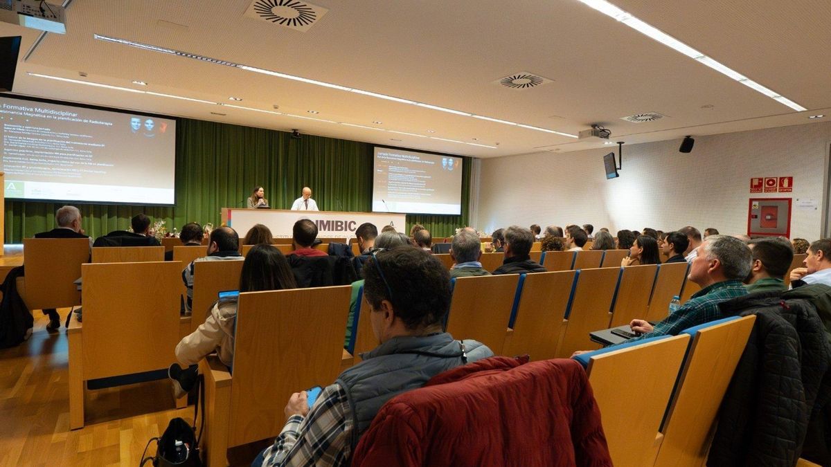 Asistentes a la jornada científica celebrada en el Imibic