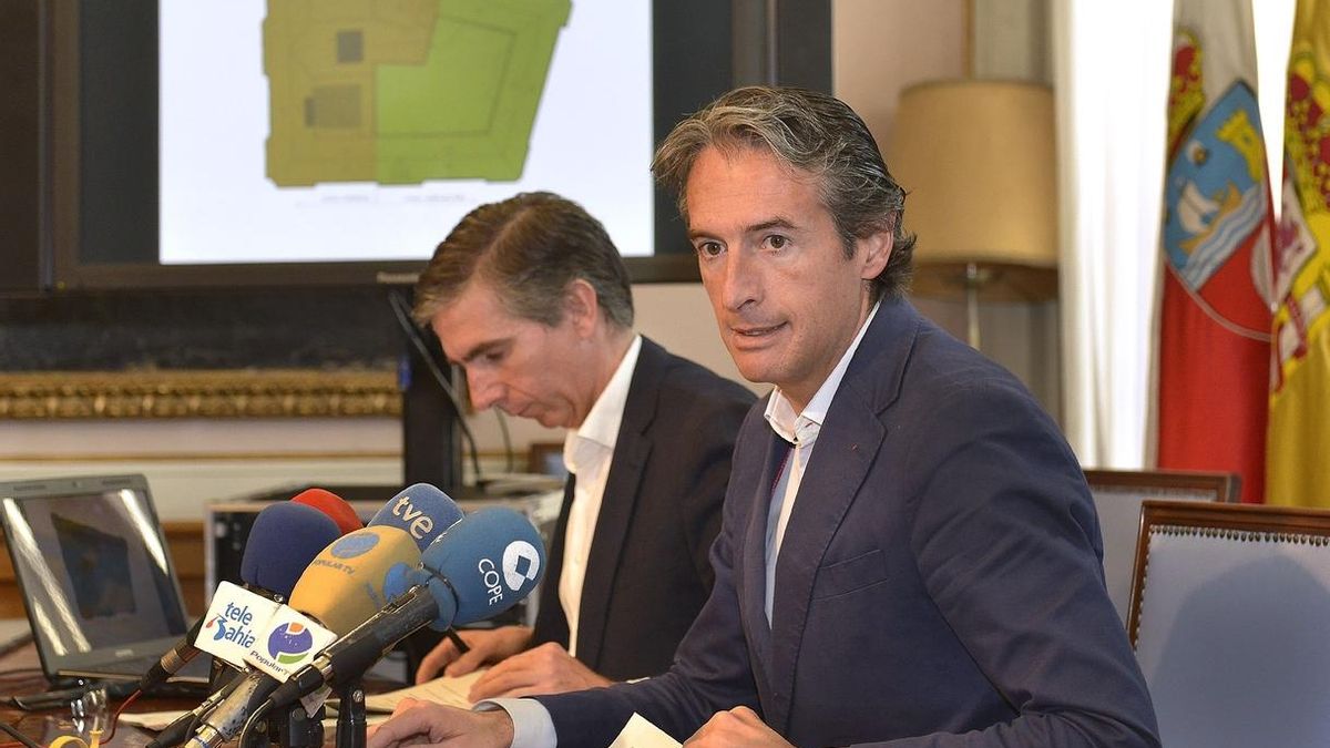El concejal César Díaz junto al alcalde de Santander, Íñigo de la Serna.