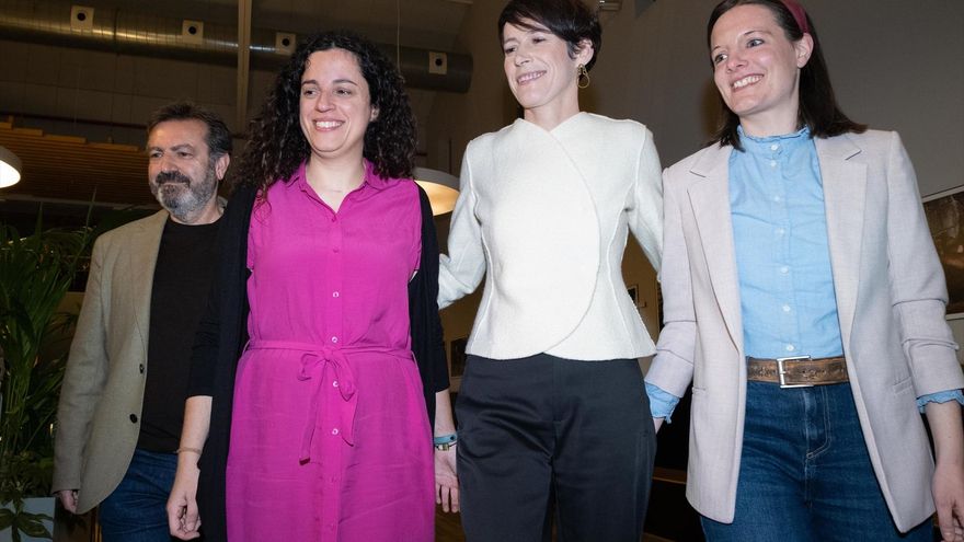 Ana Pontón llega al cuartel general del BNG para reunirse con la Executiva y seguir el escrutinio.