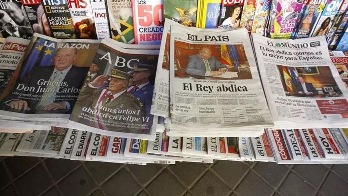 Imagen de archivo de un kiosco con la prensa del día.