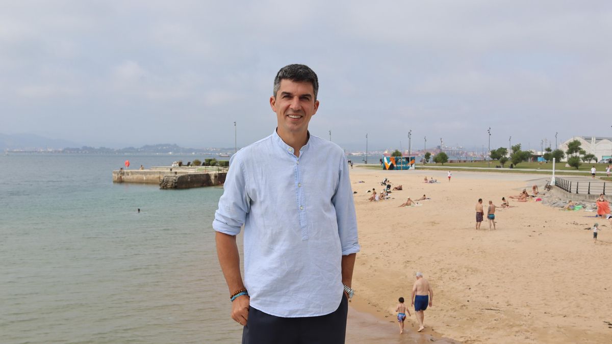 El PSOE pide al Ayuntamiento de Santander los mismos servicios en 'La Fenómeno' que en el resto de playas