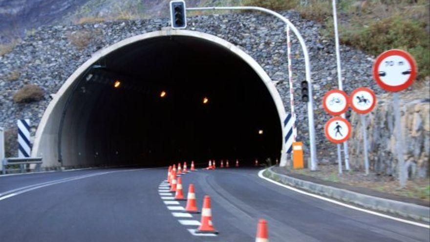 Las obras del túnel de Los Roquillos en El Hierro ya triplican el presupuesto inicial