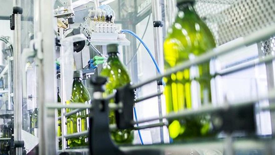 Las ventas de aceite de oliva virgen extra caen un 7,62% en los primeros cuatro meses del año