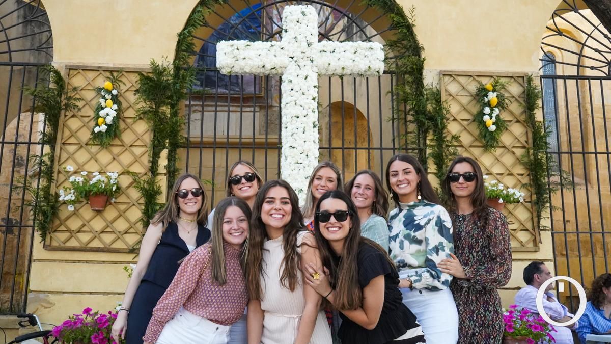 El día festivo anima a cordobeses y turistas a disfrutar de las Cruces