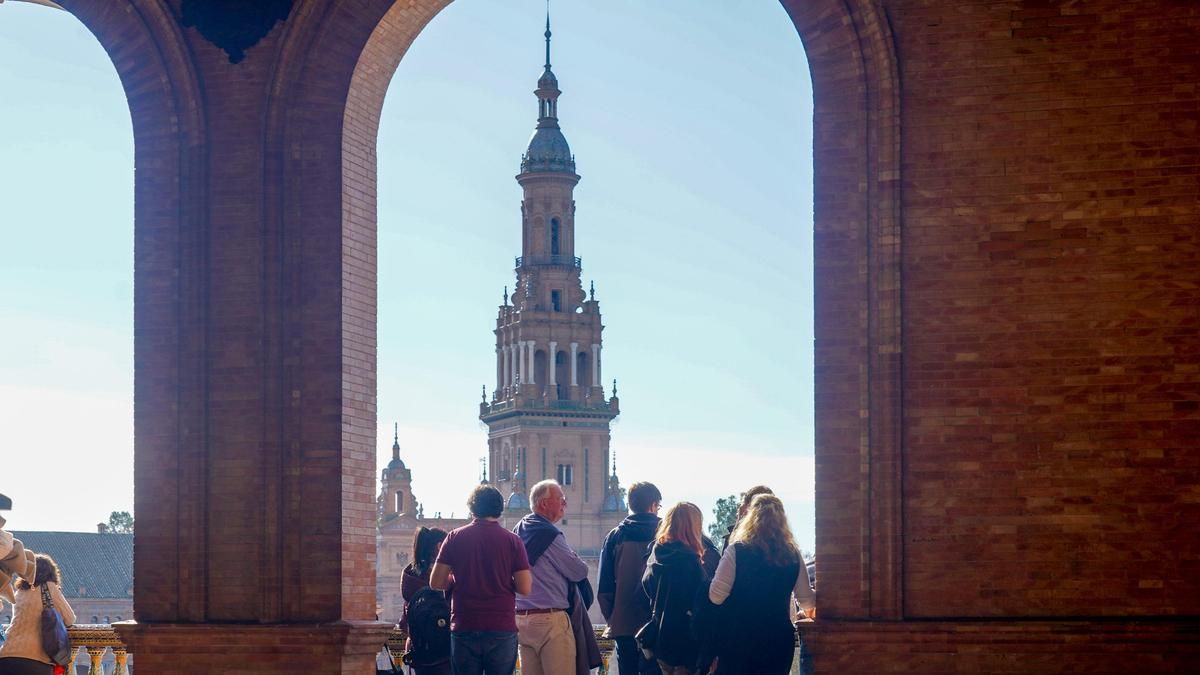 La ordenanza de la Plaza de España recoge una ocupación máxima de 45 días y un mes de descanso entre eventos